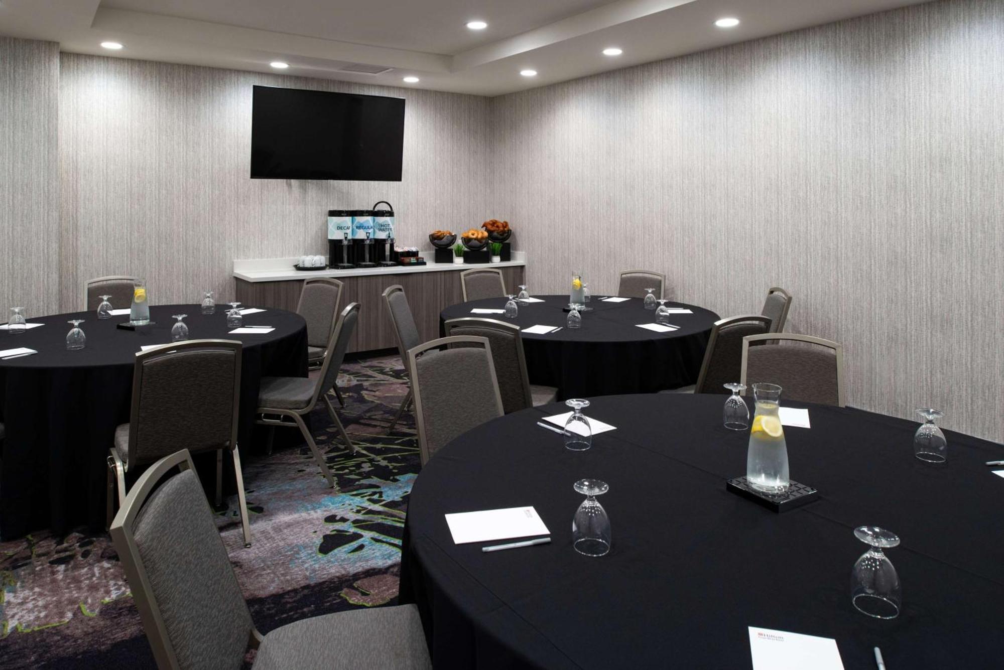 Hilton Garden Inn Seattle Lynnwood, Wa מראה חיצוני תמונה